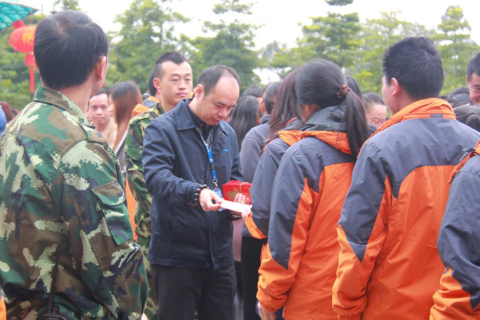 2016年開工典禮之恭喜發(fā)財(cái)，發(fā)紅包（第三張）.JPG
